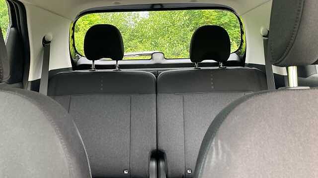 Hyundai INSTER 85kW 02 49kWh 5dr Auto Electric Hatchback