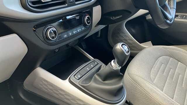 Hyundai I10 1.0 MPi Premium 5dr Petrol Hatchback Silver