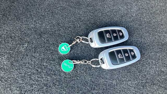 Hyundai TUCSON 1.6 TGDi Premium 5dr 2WD Petrol Estate Grey