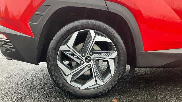 Hyundai TUCSON 1.6 TGDi 48V MHD Ultimate 5dr 2WD DCT Petrol Estate Red