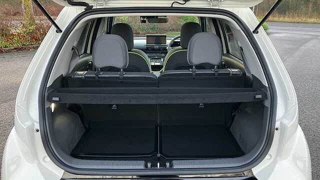 Hyundai INSTER 85kW Cross 49kWh 5dr Auto Electric Hatchback Solid - Natural Ivory