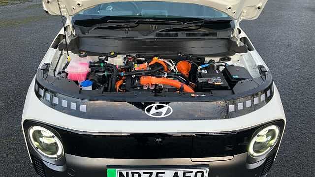 Hyundai INSTER 85kW Cross 49kWh 5dr Auto Electric Hatchback Solid - Natural Ivory