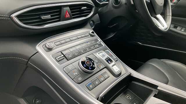 Hyundai SANTA FE 1.6 TGDi Hybrid Ultimate 5dr 4WD Auto Hybrid Estate Grey