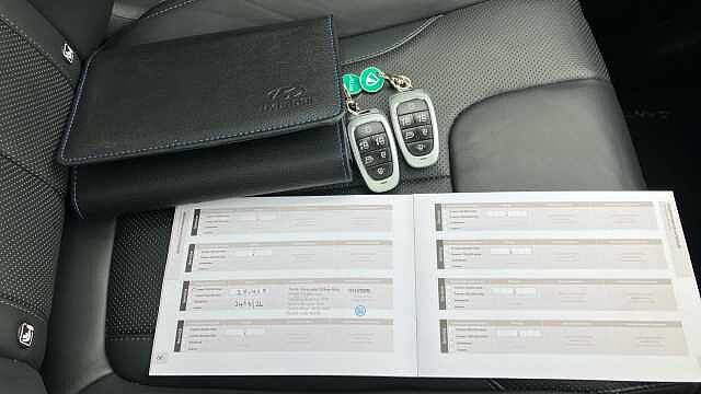 Hyundai SANTA FE 1.6 TGDi Hybrid Ultimate 5dr 4WD Auto Hybrid Estate Grey