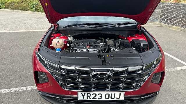 Hyundai TUCSON 1.6 TGDi 48V MHD Premium 5dr 2WD DCT Petrol Estate Red