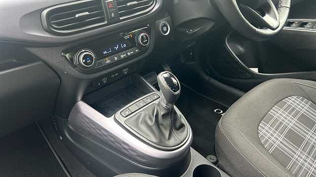 Hyundai i10 1.2 [79] Premium 5dr Auto [Nav] Petrol Hatchback
