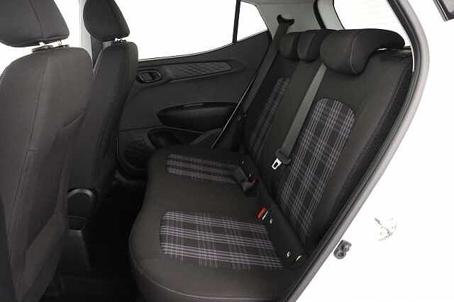 Hyundai i10 1.0 MPi Premium 5dr Auto Hatchback