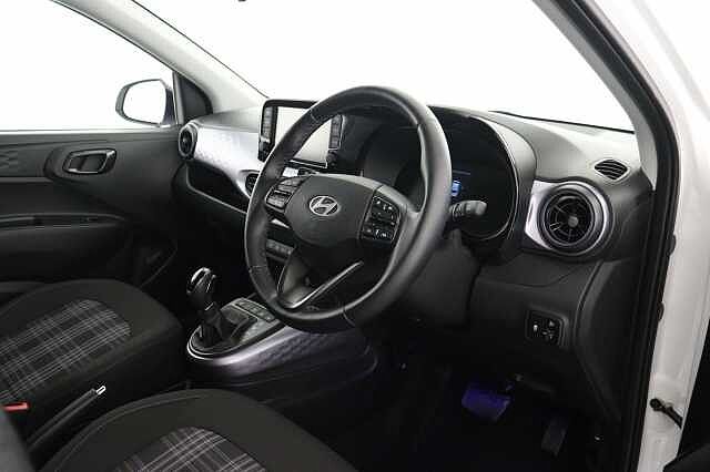 Hyundai i10 1.0 MPi Premium 5dr Auto Hatchback