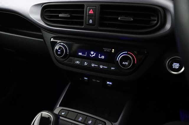 Hyundai i10 1.0 MPi Premium 5dr Auto Hatchback