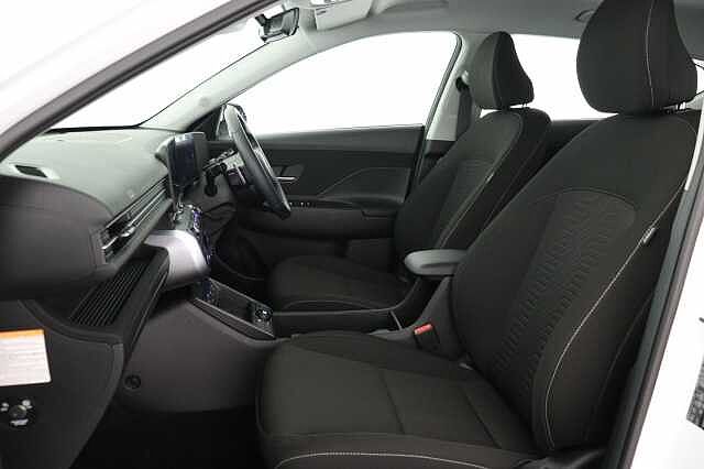 Hyundai KONA 1.6 GDi Hybrid Advance 5dr DCT Hatchback White