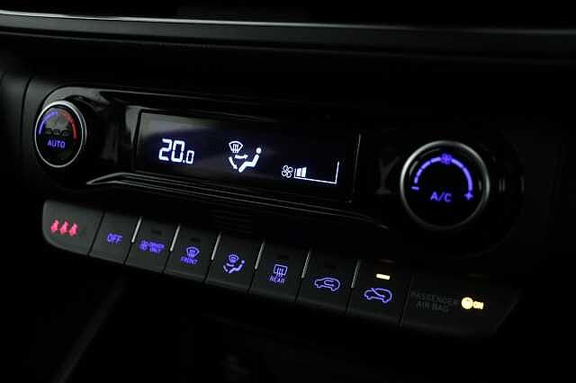 Hyundai KONA 1.6 GDi Hybrid Premium 5dr DCT Hatchback