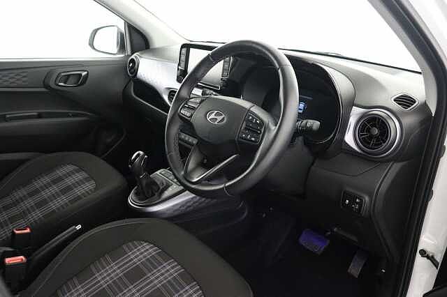 Hyundai i10 1.0 MPi Premium 5dr Auto Hatchback