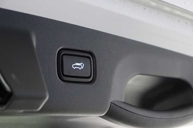 Hyundai TUCSON 1.6T Hybrid Ultimate 5dr Auto Estate White