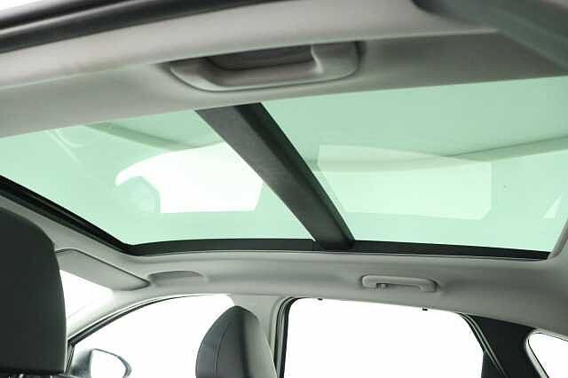 Hyundai TUCSON 1.6T Hybrid Ultimate 5dr Auto Estate White