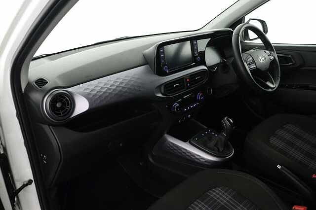 Hyundai i10 1.0 MPi Premium 5dr Auto Hatchback