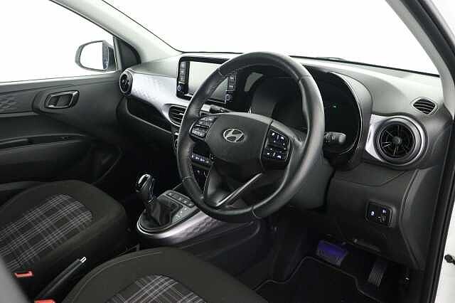 Hyundai i10 1.0 MPi Premium 5dr Auto Hatchback