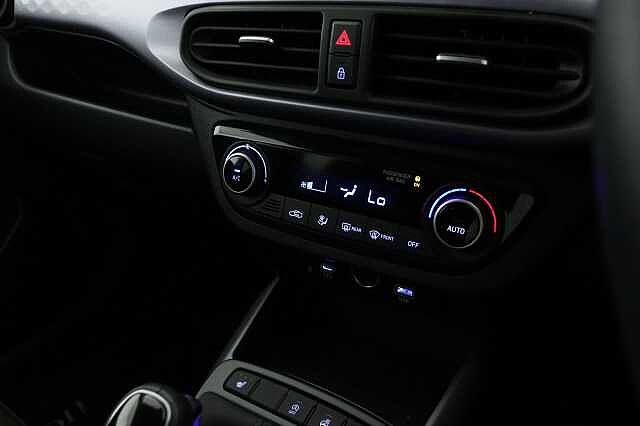 Hyundai i10 1.0 MPi Premium 5dr Auto Hatchback