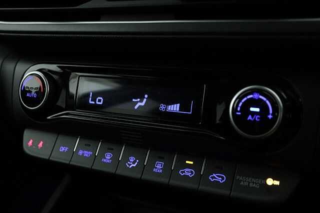 Hyundai KONA 1.6 GDi Hybrid Premium 5dr DCT Hatchback