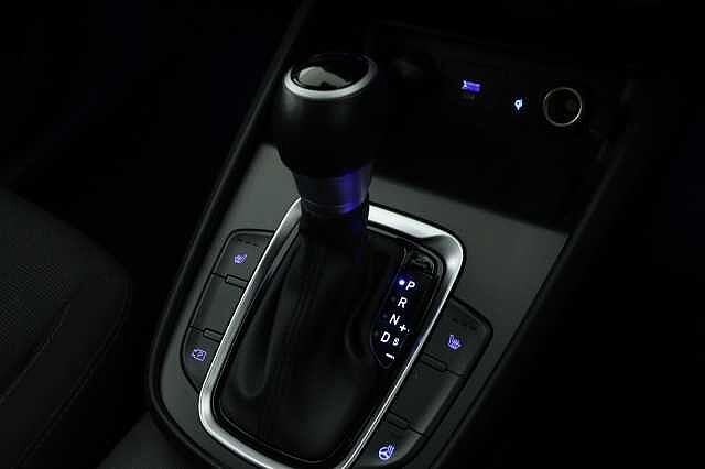 Hyundai KONA 1.6 GDi Hybrid Premium 5dr DCT Black