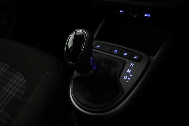 Hyundai I10 1.0 [63] Premium 5dr Auto [Nav] White