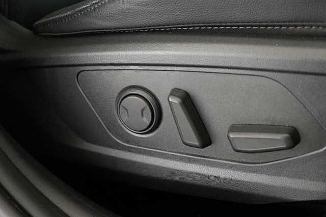 Hyundai TUCSON 1.6 TGDi Hybrid 230 Ultimate 5dr 2WD Auto White