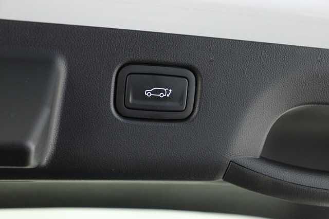 Hyundai KONA 1.6 GDi Hybrid Ultimate 5dr DCT White