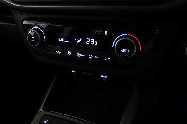 Hyundai i10 1.2 Premium 5dr Auto