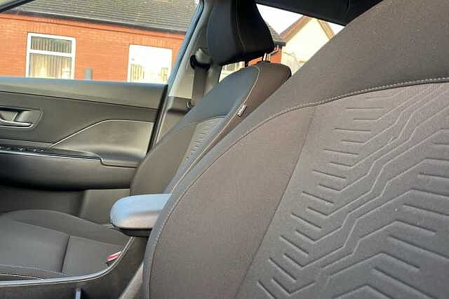 Hyundai KONA Advance 65kWh 5dr Auto Black