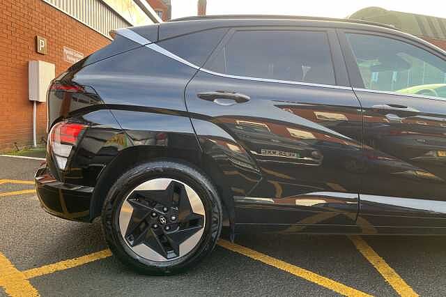 Hyundai KONA Advance 65kWh 5dr Auto Black