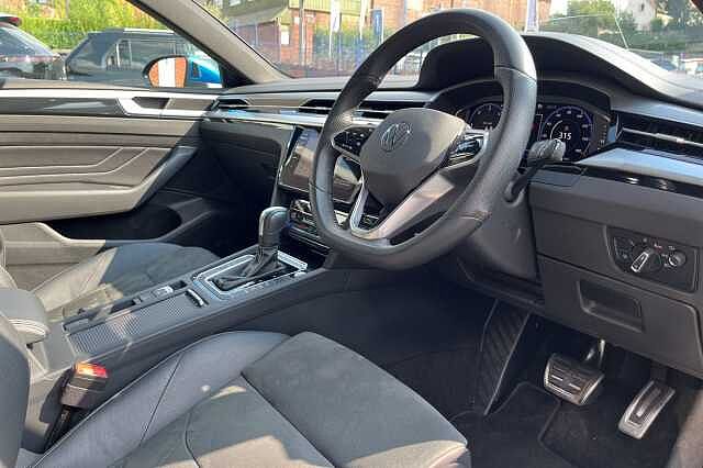 Volkswagen Arteon Shooting Brake 2.0 TDI 200 4MOTION R-Line 5dr DSG