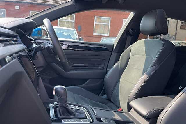 Volkswagen Arteon Shooting Brake 2.0 TDI 200 4MOTION R-Line 5dr DSG