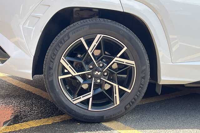 Hyundai TUCSON 1.6T Plug-in Hybrid N Line 5dr Auto White