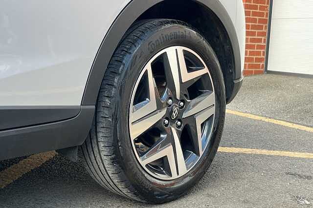 Hyundai BAYON 1.0 T-GDi 48Volt MHEV Ultimate 5dr DCT Silver