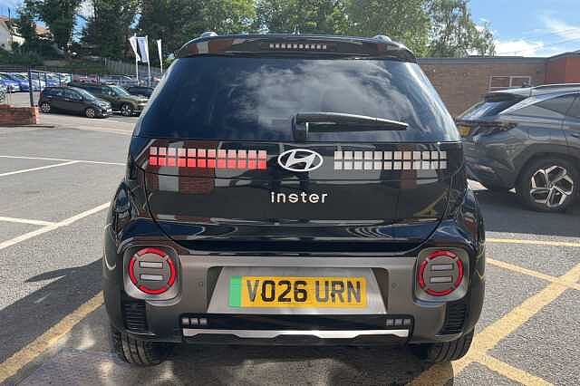 Hyundai INSTER Cross 49kWh 5dr Auto Black