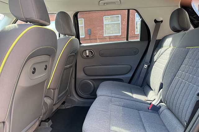 Hyundai INSTER Cross 49kWh 5dr Auto Black
