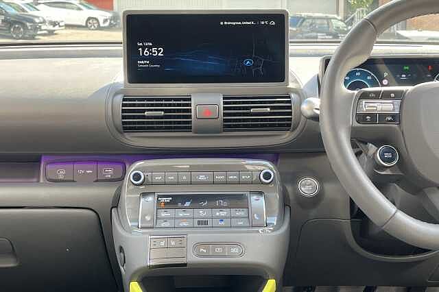 Hyundai INSTER Cross 49kWh 5dr Auto Black