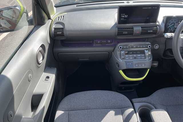 Hyundai INSTER Cross 49kWh 5dr Auto Black