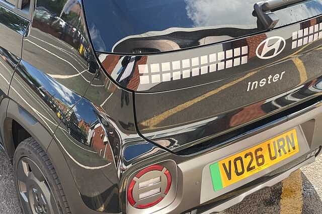 Hyundai INSTER Cross 49kWh 5dr Auto Black