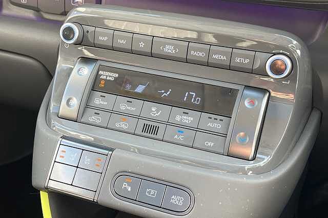 Hyundai INSTER Cross 49kWh 5dr Auto Black