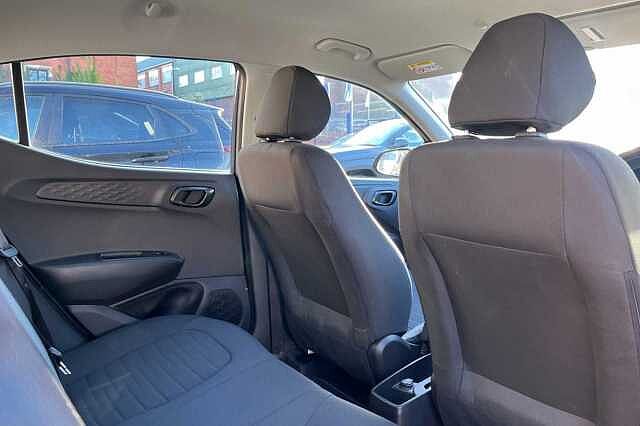 Hyundai i10 1.0 Advance 5dr Auto [Nav]
