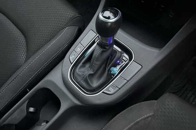 Hyundai I30 1.6 CRDi [136] SE Nav 5dr DCT Red