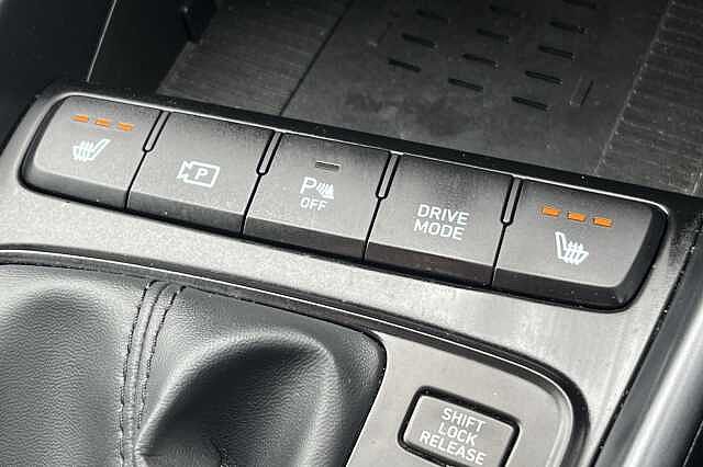 Hyundai BAYON 1.0 T-GDi 48Volt MHEV Premium 5dr DCT Red