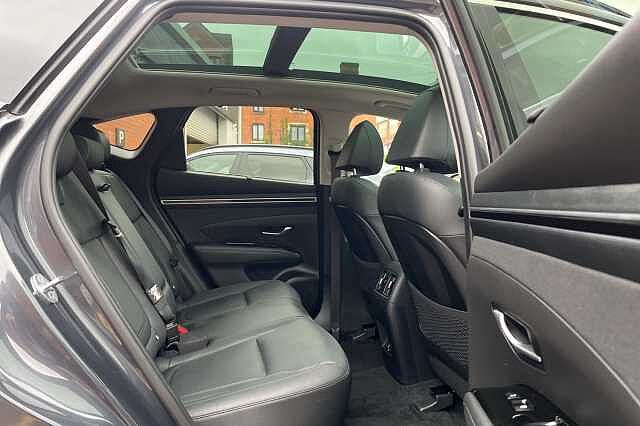 Hyundai TUCSON 1.6 T-GDi Plug-in Hybrid Ultimate 5dr 4WD Auto Grey