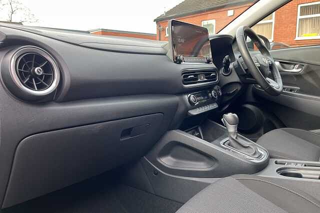 Hyundai KONA 1.6 GDi Hybrid Premium 5dr DCT White