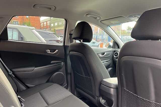 Hyundai KONA 1.6 GDi Hybrid Premium 5dr DCT White