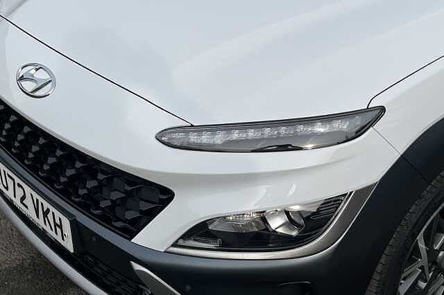 Hyundai KONA 1.6 GDi Hybrid Premium 5dr DCT White