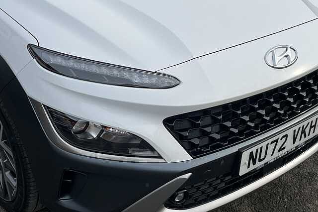 Hyundai KONA 1.6 GDi Hybrid Premium 5dr DCT White