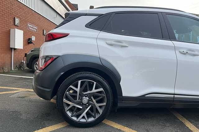 Hyundai KONA 1.6 GDi Hybrid Premium 5dr DCT White