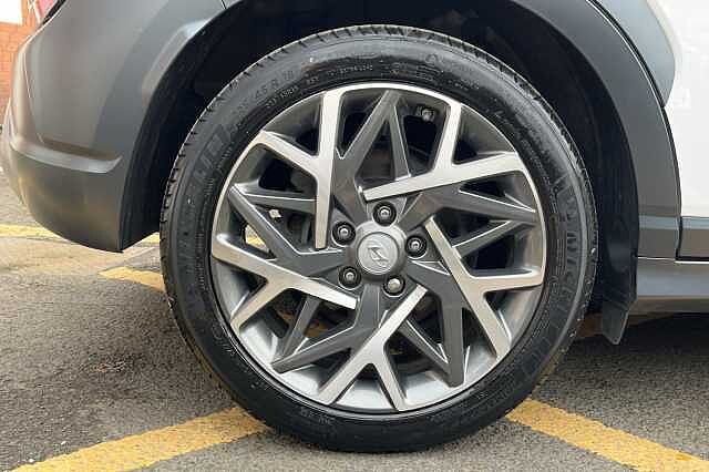 Hyundai KONA 1.6 GDi Hybrid Premium 5dr DCT White