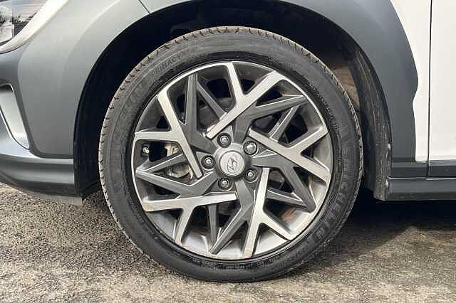 Hyundai KONA 1.6 GDi Hybrid Premium 5dr DCT White